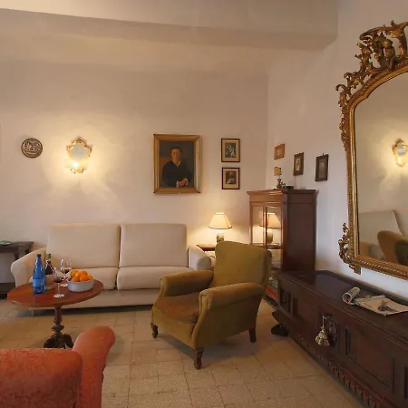 Cosy Farmhouse With Swimming Pool And Air Conditioning Siena