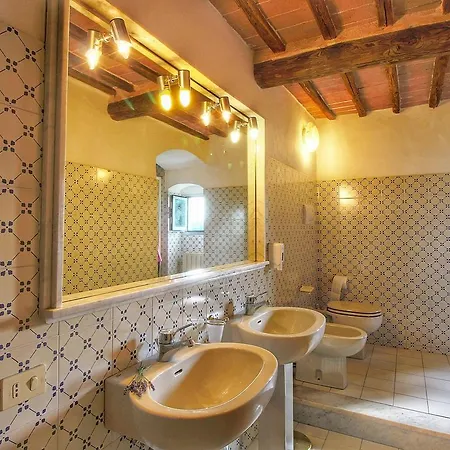 Holiday home Cosy Farmhouse With Swimming Pool And Air Conditioning